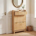 Meuble à chaussures fin cannelé pour entrée, organiseur d'entrée moderne et étroit avec 2 portes, étagères réglables, solution de rangement compacte pour la maison