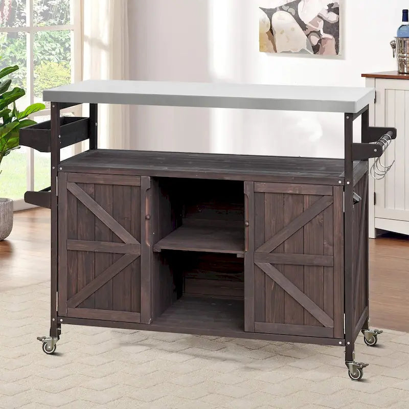 Îlot de cuisine roulant avec dessus en acier inoxydable, portes de grange en X, étagères ouvertes et crochets